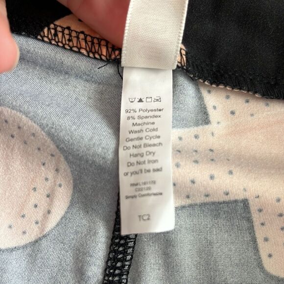 LuLaRoe Bandaid Print Leggings Black Size TC2 Fits 20-26 - Picture 5 of 8